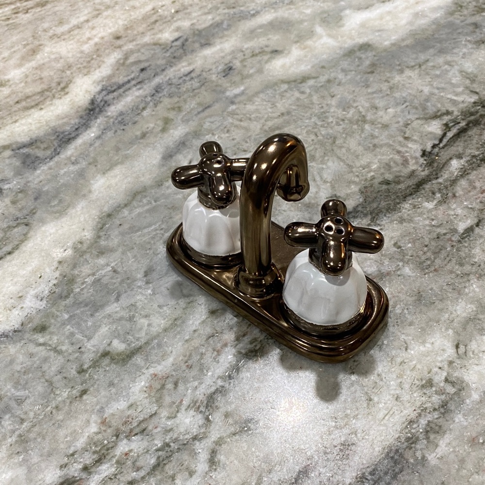 Vintage Salt & Pepper Shaker